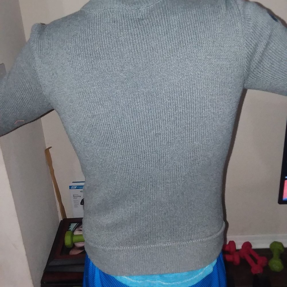 Young man POLO Sweater Like New L Silver/Gray - Picture 4 of 6